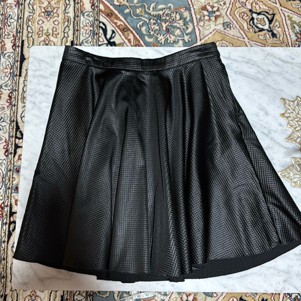 Per Loved Faith connexion Paris Size 8. In like New Conditions.